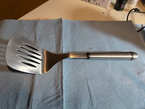 Oneida Stainless Steel Slotted Server Turner Grilling Spatula Thin Metal - Picture 1 of 7