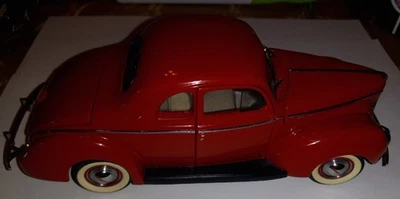 Ford Deluxe Cupé Convertible Danbury 1940 Como Nuevo 1:24 Diecast   Foto 1 de 4