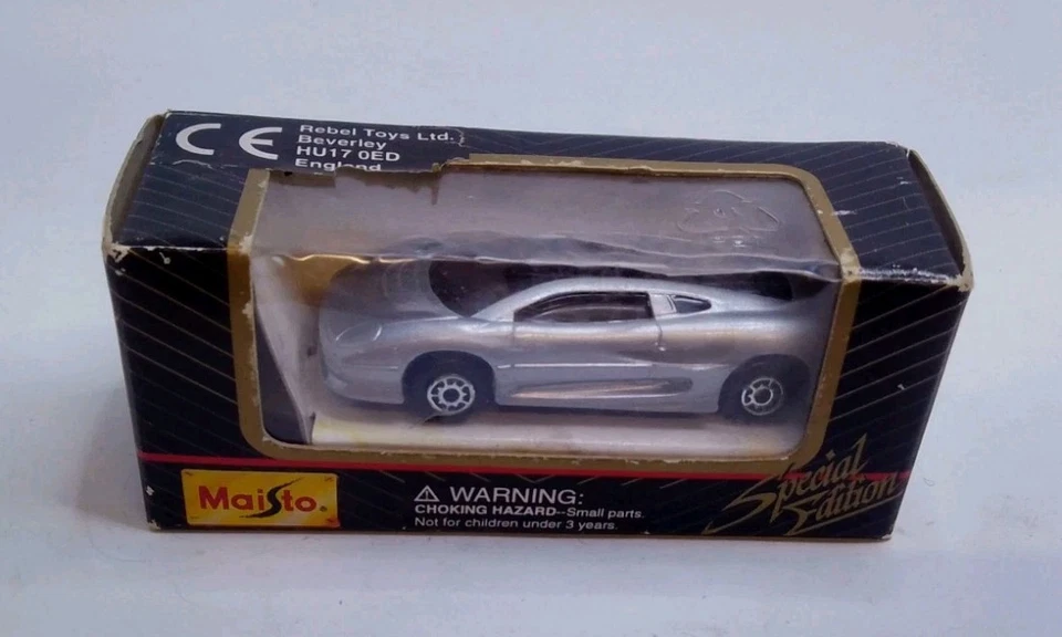 Maisto 1992 Jaguar Xj220 1 24 Diecast Car