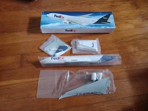Miniaturas de vuelo FedEx Express Boeing 777-200F modelo avión escala 1:200 nuevo - Imagen 1 de 16