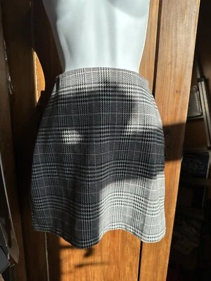 Divided H&M S Bodycon Mini Skirt Tartan Houndstooth Grey Pink Check Chequered - Image 1 of 4