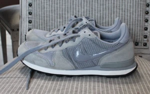 WOMENS NIKE INTERNATIONALIST SHOE/ SIZE 8 - Picture 1 of 9