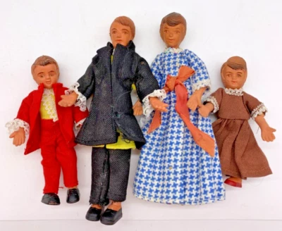 Casa de muñecas colonial MC Shackman de colección familia mamá/papá/hermana/hermano 3"-5" de alto Foto 1 de 4