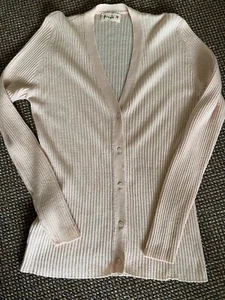 Lovely Classic PRINGLE made SCOTLAND CREAMY PINK FINE WOOL CARDIGAN in Excellent - Picture 1 of 5