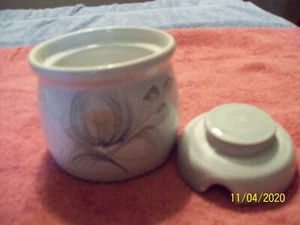 Kitchen, Denby Honey Jar, England, 4"x4" - Picture 1 of 2