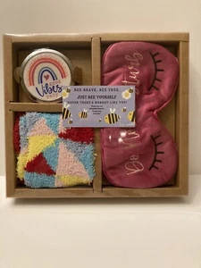 Bee True To Yourself Gift Set In Pink - Picture 1 of 2