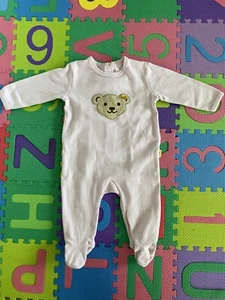 Steiff Baby Strampler fein gestreift applizierter großer Teddy aus Plüsch Gr: 62 - Bild 1 von 4