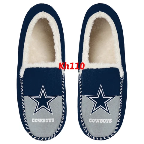 NFL Dallas Cowboys Men's Colorblock Moccasin Slippers Cover