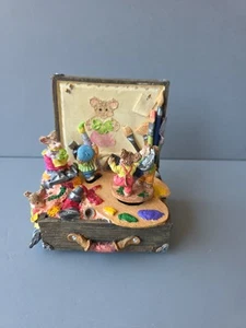 Vintage Enesco Multi Action Spieluhr Malerei Mäuse spielt "It's a Small World" - Bild 1 von 6
