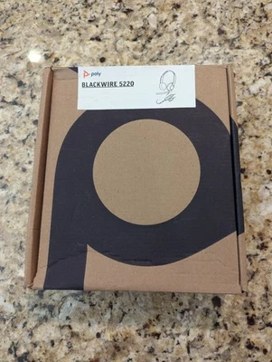 Poly Blackwire 5220 Stereo USB-C Headset + 3.5mm Plug + USB-C/A Adapter - Image 1 of 4