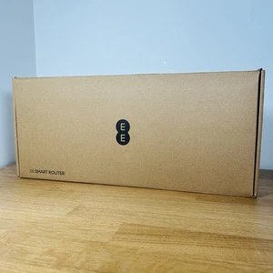 EE Smart Router Fast Wi-Fi Fibre Hub Wireless Home Network 5GHz Ethernet - Picture 1 of 6