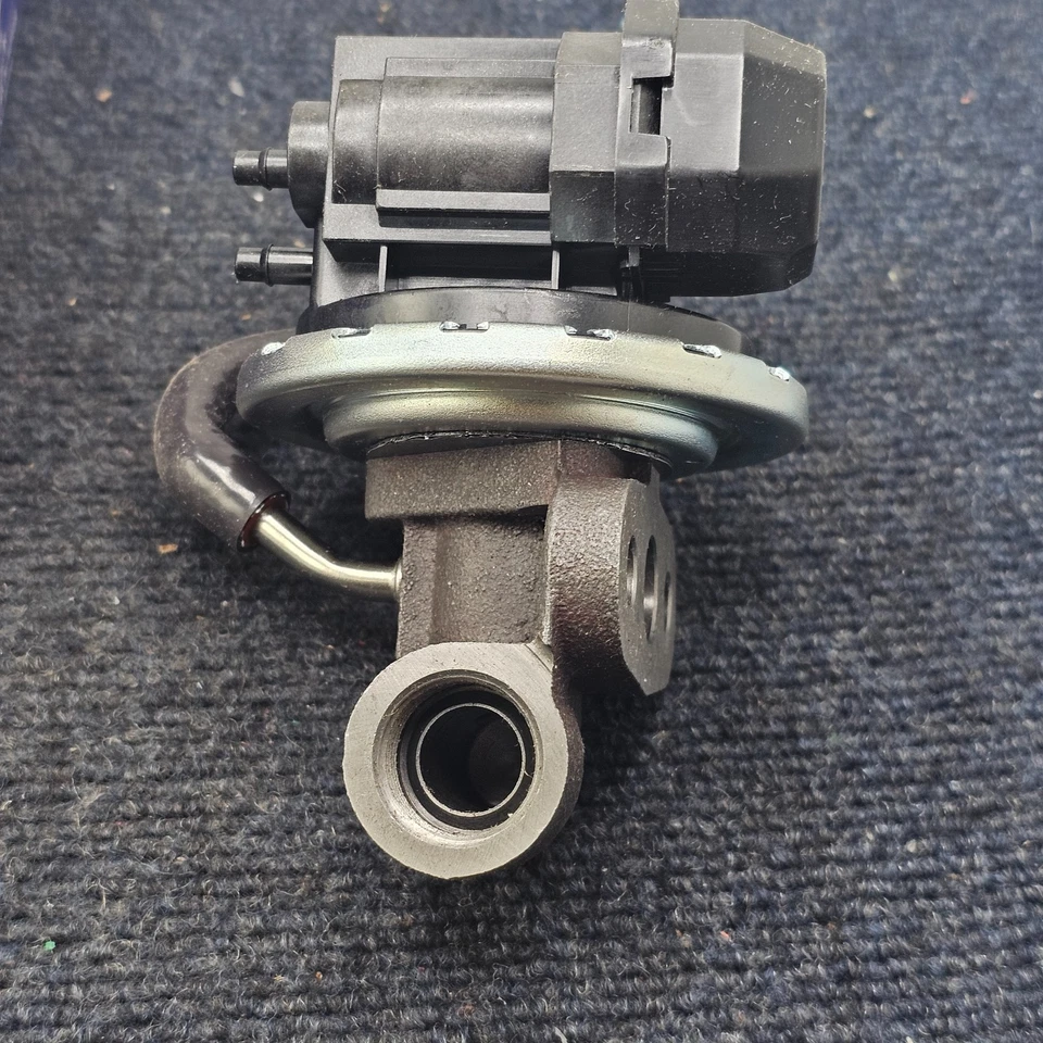 NAPA Echlin 2-26714: Fuel EGR Valve Fits 2004 -2010 Ford Explorer - Image 1 of 4