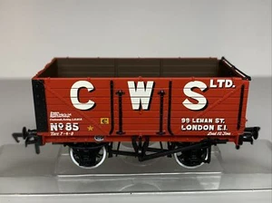 Bachmann Pt 37-075Q # 85 - 7 Plank End Door Wagon 'C W S Ltd' Southern Co-op NEU - Bild 1 von 1