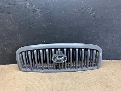 2001 to 2005 Hyundai Sonata Front Upper Grille Grill Bumper J0983 PS - Image 1 of 4