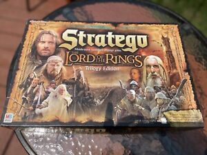Stratego Lord of the Rings Trilogy Edition Board Game 100% Complete 2004 MB used