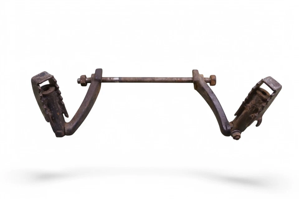 BSA B44VS 1967 Victor Special B44 441 440 B 44 único *2042A estriberas delanteras  Foto 1 de 4