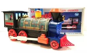 VINTAGE BATTERY OPERATED MYSTERY ACTION PIONEER PLASTIC/TIN TRAIN LOCOMOTIVE - Picture 1 of 12