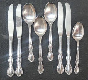 8pc ROYAL MANOR WM Rogers & Son Stainless Flatware 4 Knives 3 Soup Spoons 1 Tsp - Picture 1 of 23