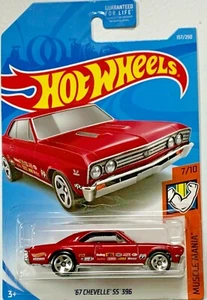 Hot Wheels 2019 Muscle Mania #7/10 '67 Chevelle SS 396 #FYD07 1:64 Scale - Picture 1 of 1