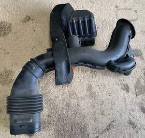 RENAULT TWINGO DUCT PIPE AIR INTAKE TUBE  III 1.0 PETROL  (2014-2019) 165559798 - Picture 1 of 11