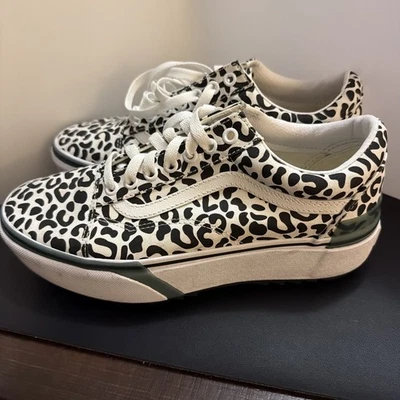 Tinta UV apilada Vans Old Skool para mujer talla 9 leopardo blanco verdadero VN0A4U154TJ Foto 1 de 4