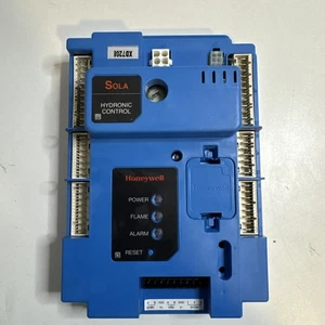 Honeywell Sola Hydronic Boiler Controller R7910A1118 NEW - Picture 1 of 10