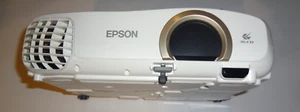 Epson PowerLite Home Cinema 2030 3LCD Projector 2000 ANSI Home Theater HDMI USB - Picture 1 of 11