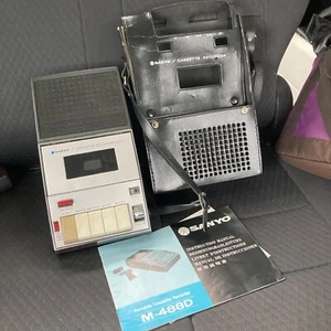 Insegna vintage Sanyo M-488 D registratore a cassette con custodia *PER RICAMBI E RIPARAZIONI - Foto 1 di 15
