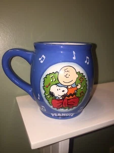 Charlie Brown Snoopy 2012 Peanuts Schultz Christmas Mug Music Notes Coffee - Picture 1 of 6