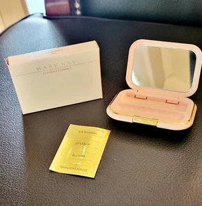 Vintage Mary Kay Glamour Compact 0101 *New In Box* for Eyes, Lips, Blush, Powder - Picture 1 of 12