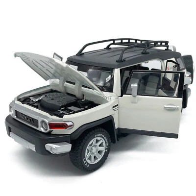 1:24 Toyota FJ Cruiser X Treme Model Car Diecast Toy Vehicle 4 Doors Open White - Image 1 of 4