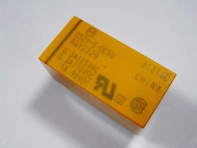 Relé SDS Dorado 5V 2xUM 30V 1A 125V 0,3A DS2Y-S-DC5V Panasonic #20-2D Foto 1 de 4