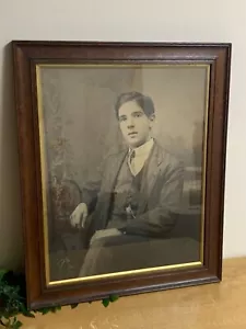 Vintage gerahmtes Schwarz-Weiß Portrait - eleganter Holzrahmen - Bild 1 von 11