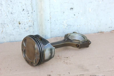 Pistón de motor OEM con varilla de conexión para Ford Fiesta 2014-2019 1,6 l Foto 1 de 4