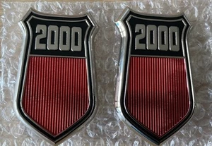NUEVO PAR DE INSIGNIAS DE ALA CORTINA MK3 2000 ESPECIFICACIONES OE COMPLETAS CON PASADOR DE MONTAJE - Imagen 1 de 2