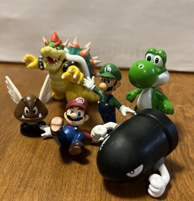 NINTENDO SUPER MARIO BROS 2"-3" PVC FIGURES LOT OF 6 - Image 1 of 4