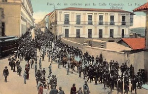 Bolivia - LA PAZ - Paso de un entierro par la Calle Comercio - Ed. Gonzalez y Me - Picture 1 of 2