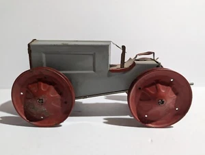 WOODHAVEN Vintage 1930s Metal/Tin Climbing Tractor Windup Spring Motor Toy - Picture 1 of 5