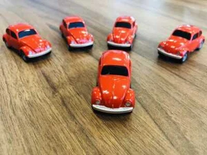 Original Volkswagen Pullback Auto Modelo Escarabajo 5er Pack - Imagen 1 de 2