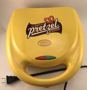 Nostalgia Electrics 2 en 1 máquina eléctrica para hacer pretzel suave amarillo spm400 - Imagen 1 de 6