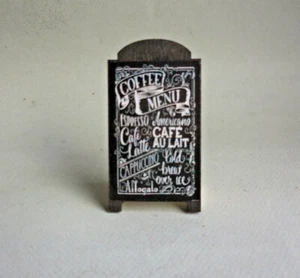 CASA DE MUÑECAS MINIATURA ~ TABLERO SÁNDWICH DE SEÑAL DE CAFÉ de LORRAINE SCUDERI - Imagen 1 de 3