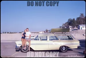 Scivolo 35mm originale 1958 CHEVROLET BROOKWOOD STATION WAGON proprietario e fidanzata D - Foto 1 di 1