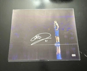 Dirk Nowitzki Signed 16x20 Photo Beckett COA Mavs Hall Of Fame NBA - Picture 1 of 1