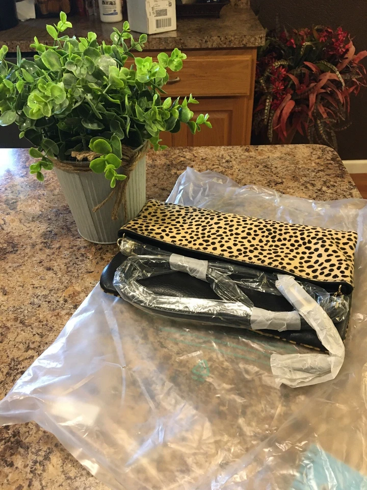 Casa rodante Stella & Dot Covet Crosby Bag-Leopardo totalmente nueva en paquete original $228 Foto 1 de 4