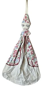 Vintage Hängetasche Windelhalter Baumwolle Stoff rosa Blumen Puppe Gesicht Hut Mängel - Bild 1 von 10