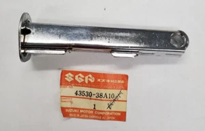 43530-38A10 SUZUKI OEM NOS RIGHT HAND FOOTREST BAR 86-87 VL700 INTRUDER - Picture 1 of 6