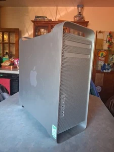 Apple Mac Pro 3,1 doble 2,8 GHz cuatro núcleos Intel Xeon 2 GB de RAM El capitán - Imagen 1 de 6