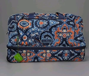 Borsone VERA BRADLEY Lighten Up 22" con ruote arrotolabili trasporto MARRAKESH blu nuovo con etichette - Foto 1 di 20