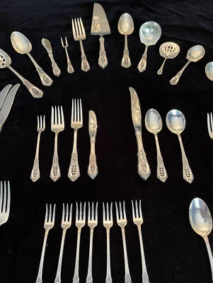 Rose Point, Juego de cubiertos Wallace de plata de ley, 8 servicios + extras, 62 piezas Foto 1 de 4