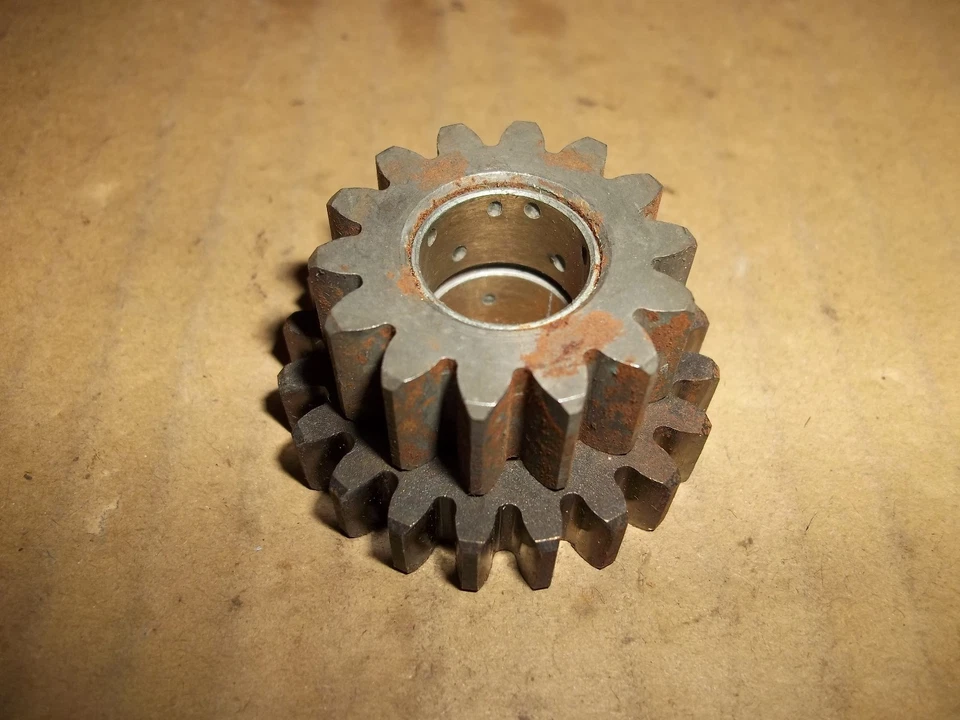 CONJUNTO DE ENGRENAGENS PINHÃO TRANSMISSÃO YAMAHA L5T 234-17180-00-00 - Imagem 1 de 1